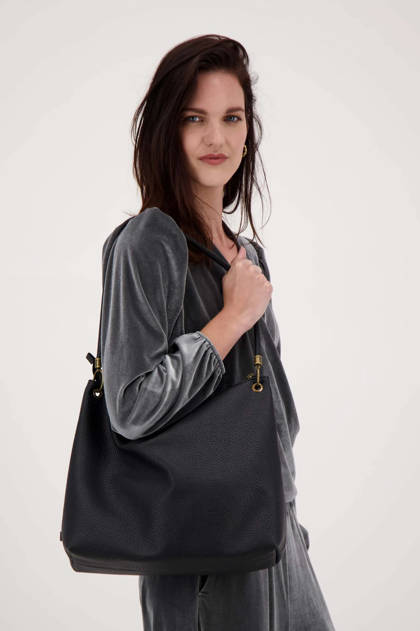 zusss basic schoudertas met hengsel L zwart