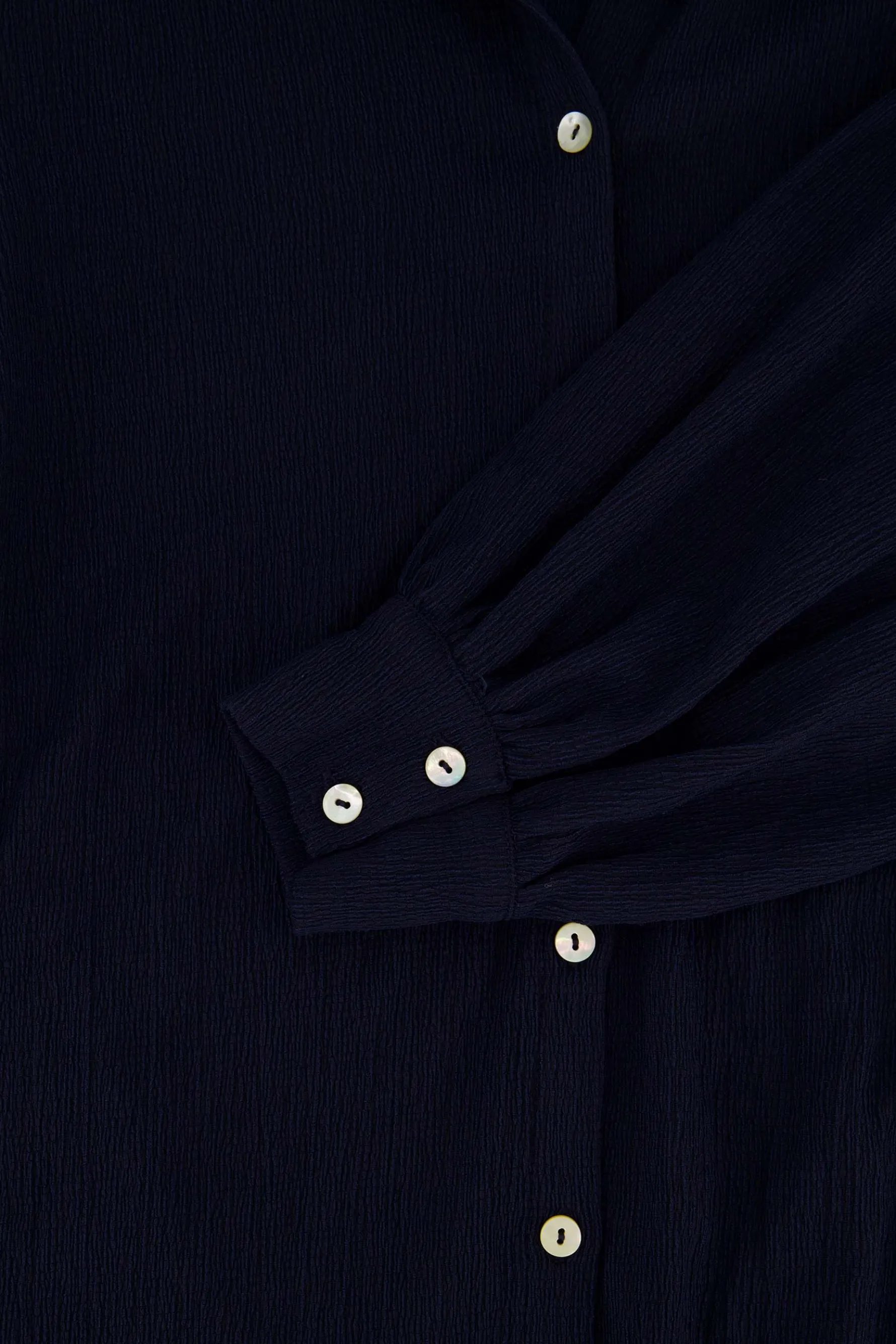 zusss blouse in crinkle stof donkerblauw