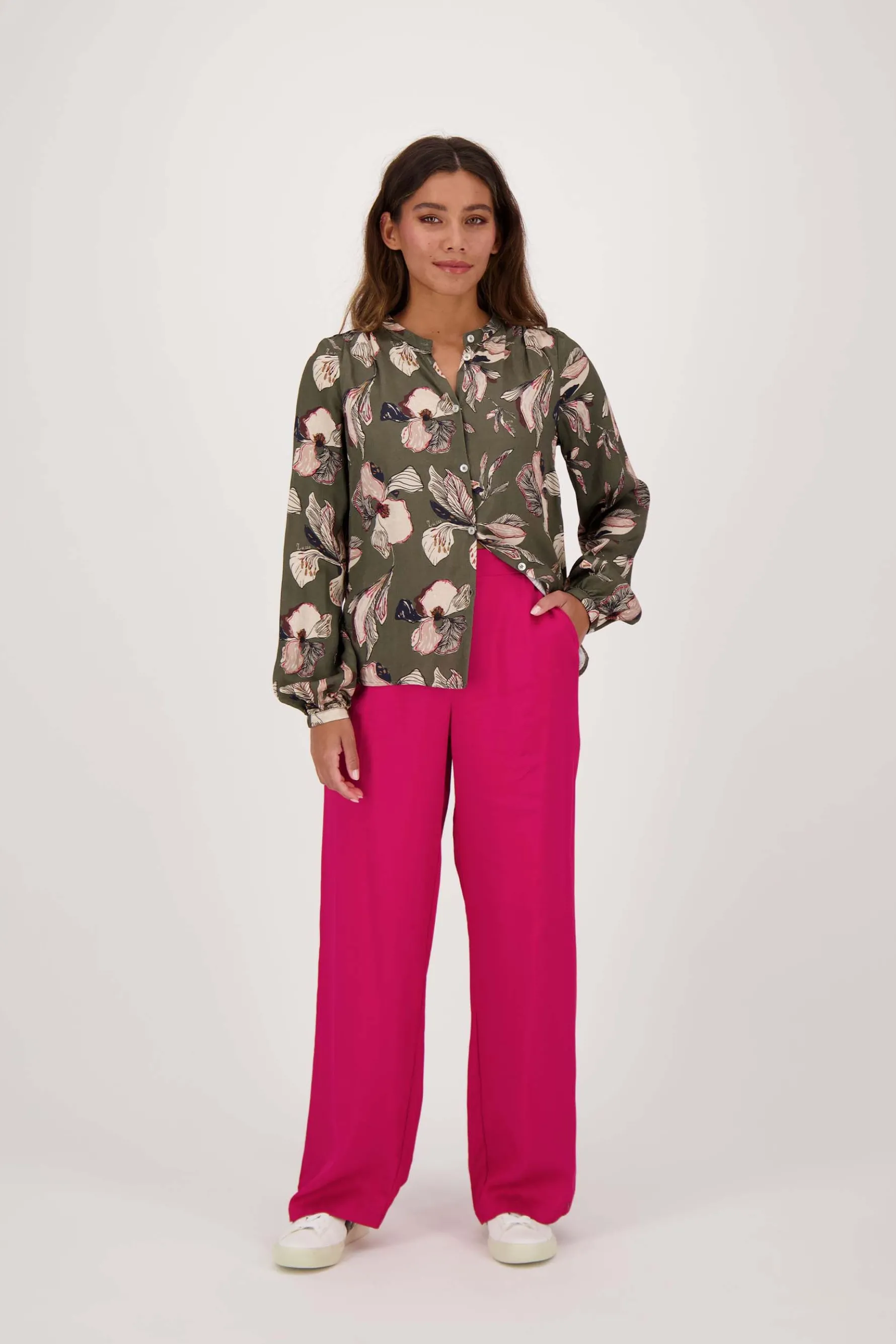 zusss blouse met iris bloemen print donkergroen