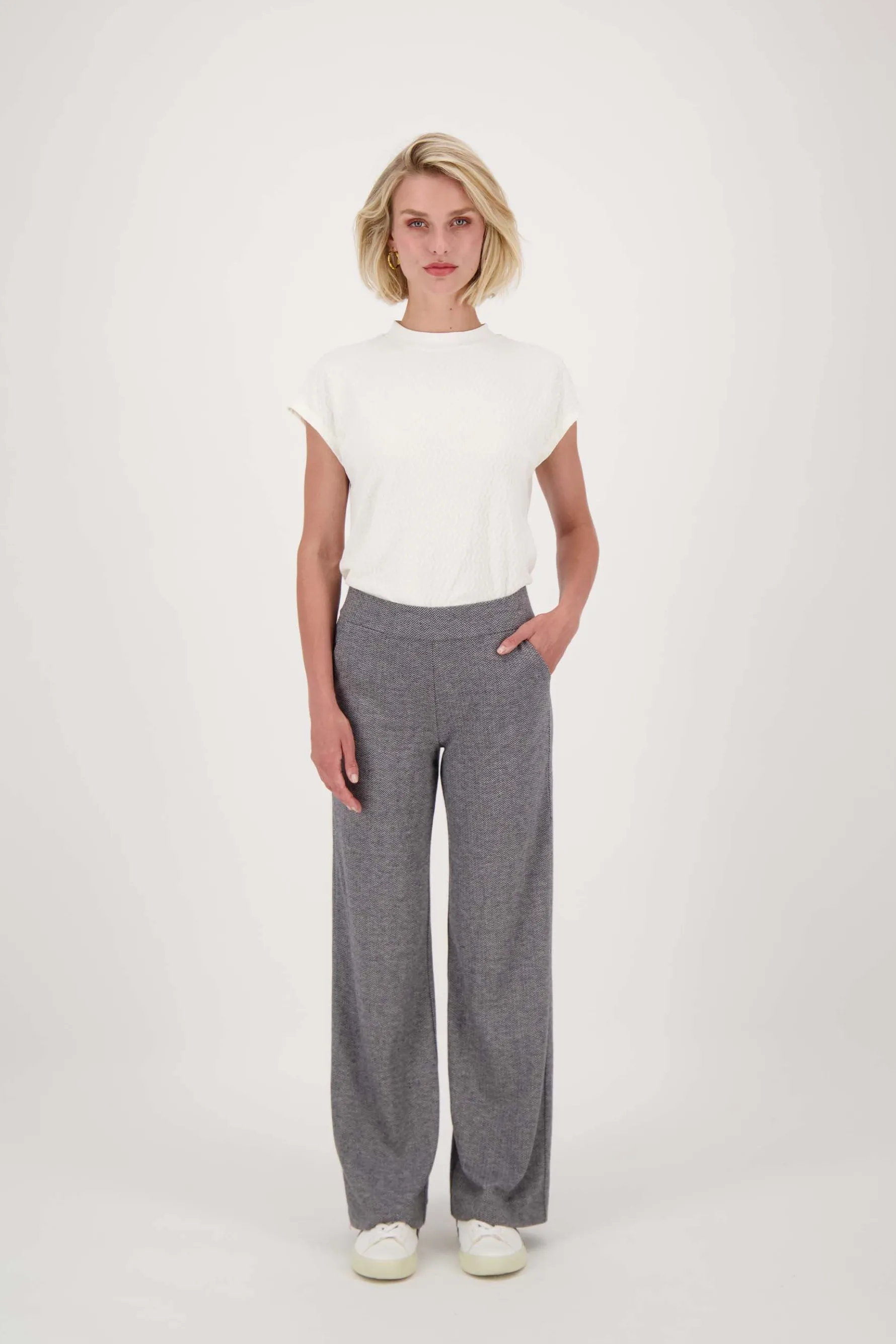 zusss broek met visgraat structuur grijs