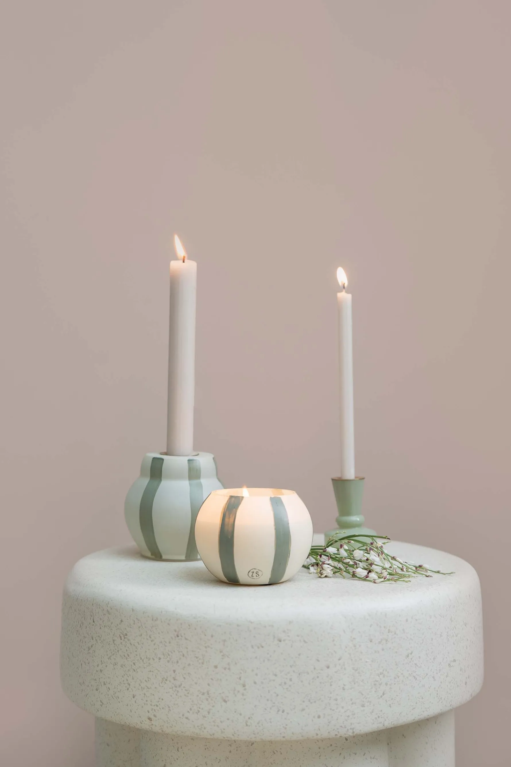 zusss glazen geurkaars met strepen zand saliegroen
