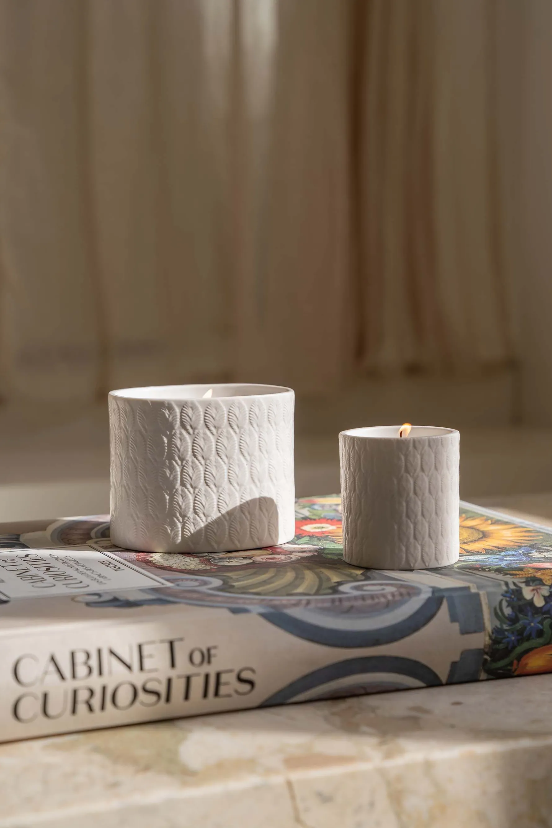 zusss keramieken geurkaars ovaal structuur hartjes wit