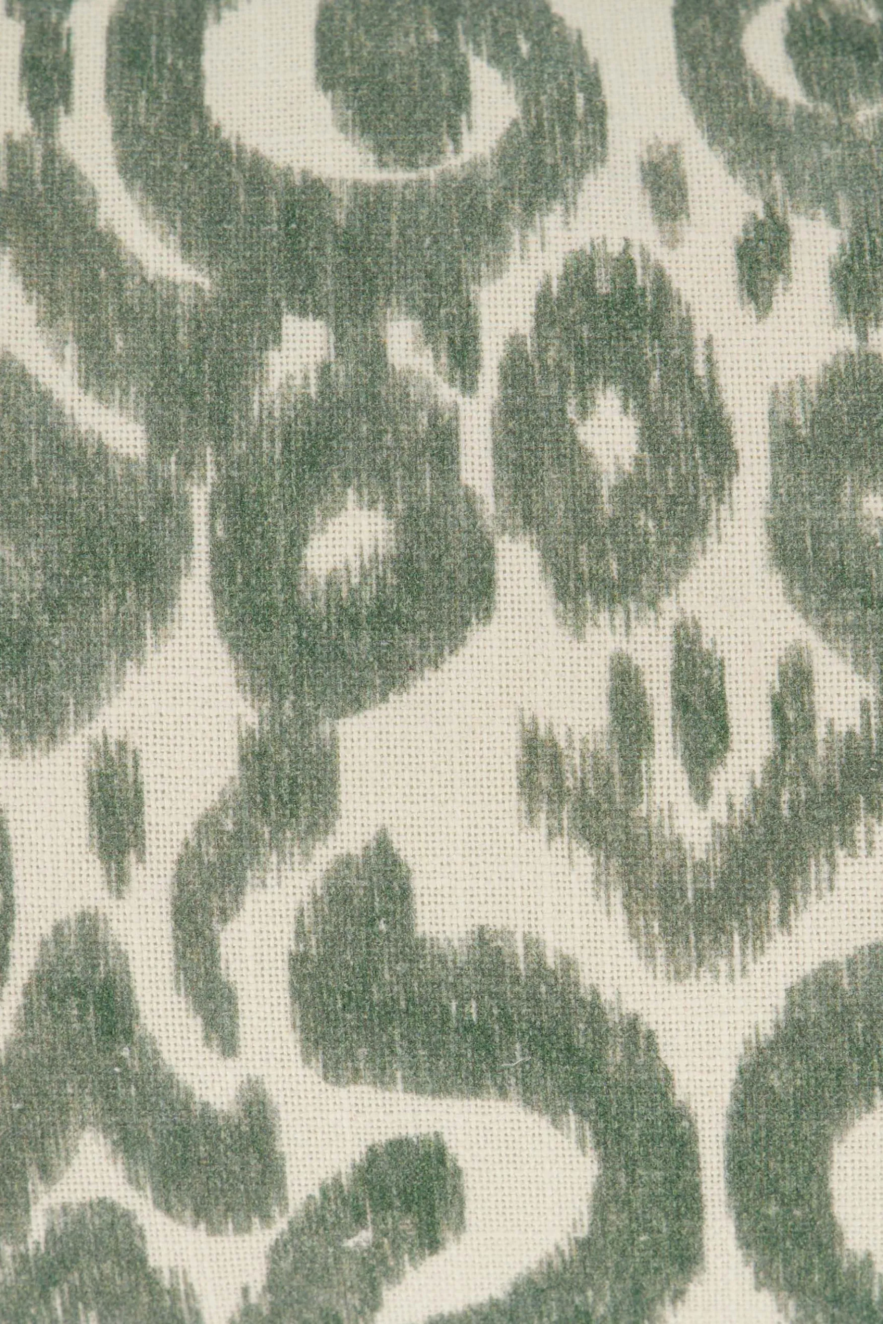 zusss kussen ornament print en madeliefje 50x30cm saliegroen/ecru