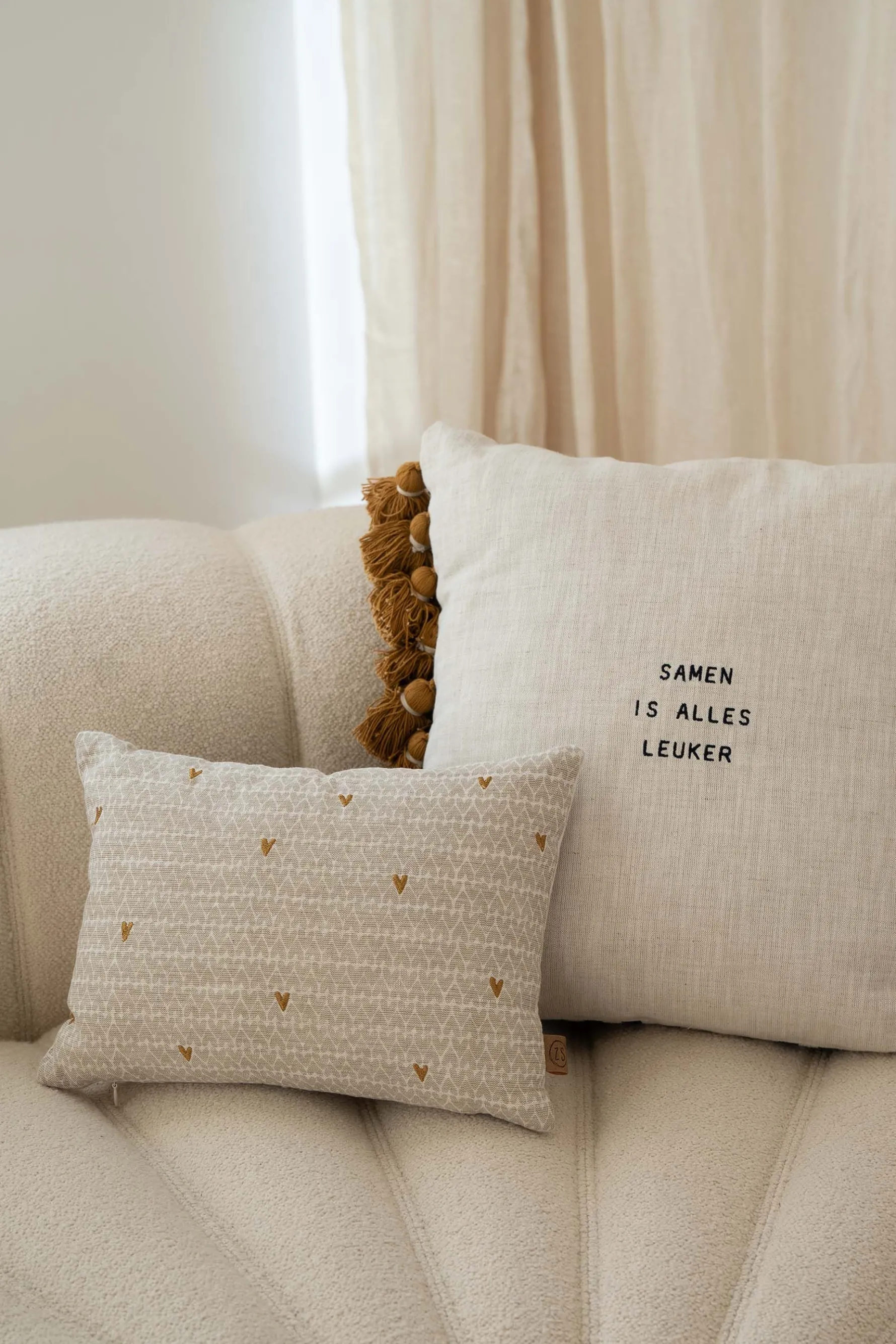zusss kussen samen is alles leuker hartjes 35x25cm zand/warmgrijs