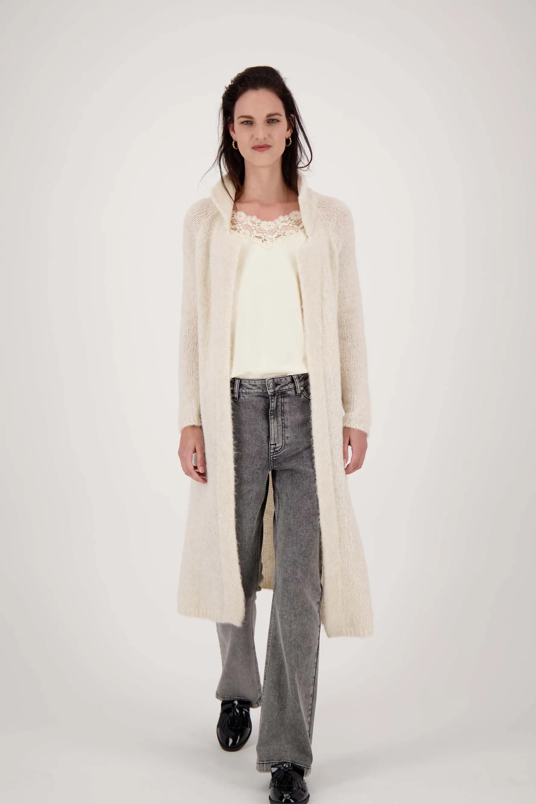 zusss lang vest met reverkraag zand