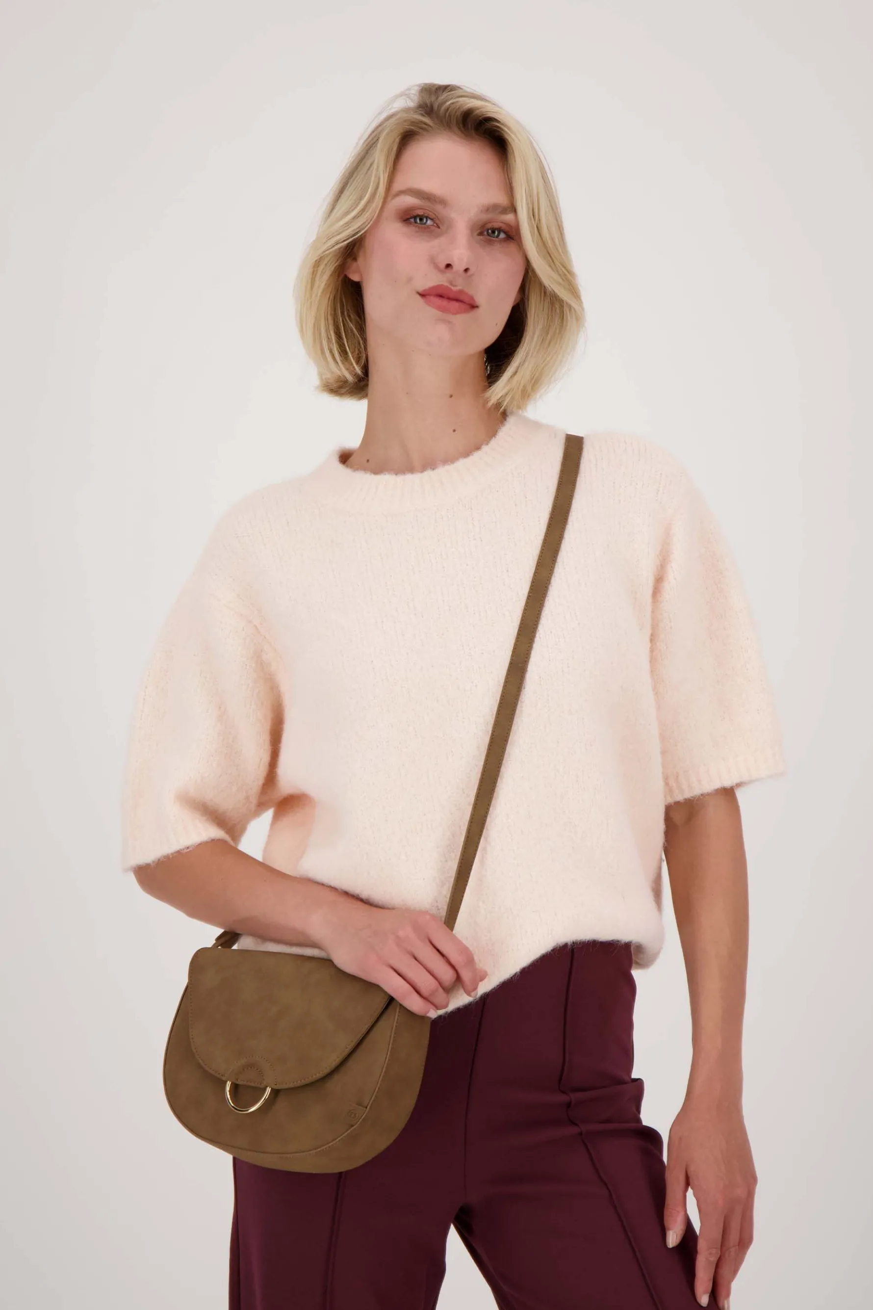 zusss schoudertas met gouden ring taupe