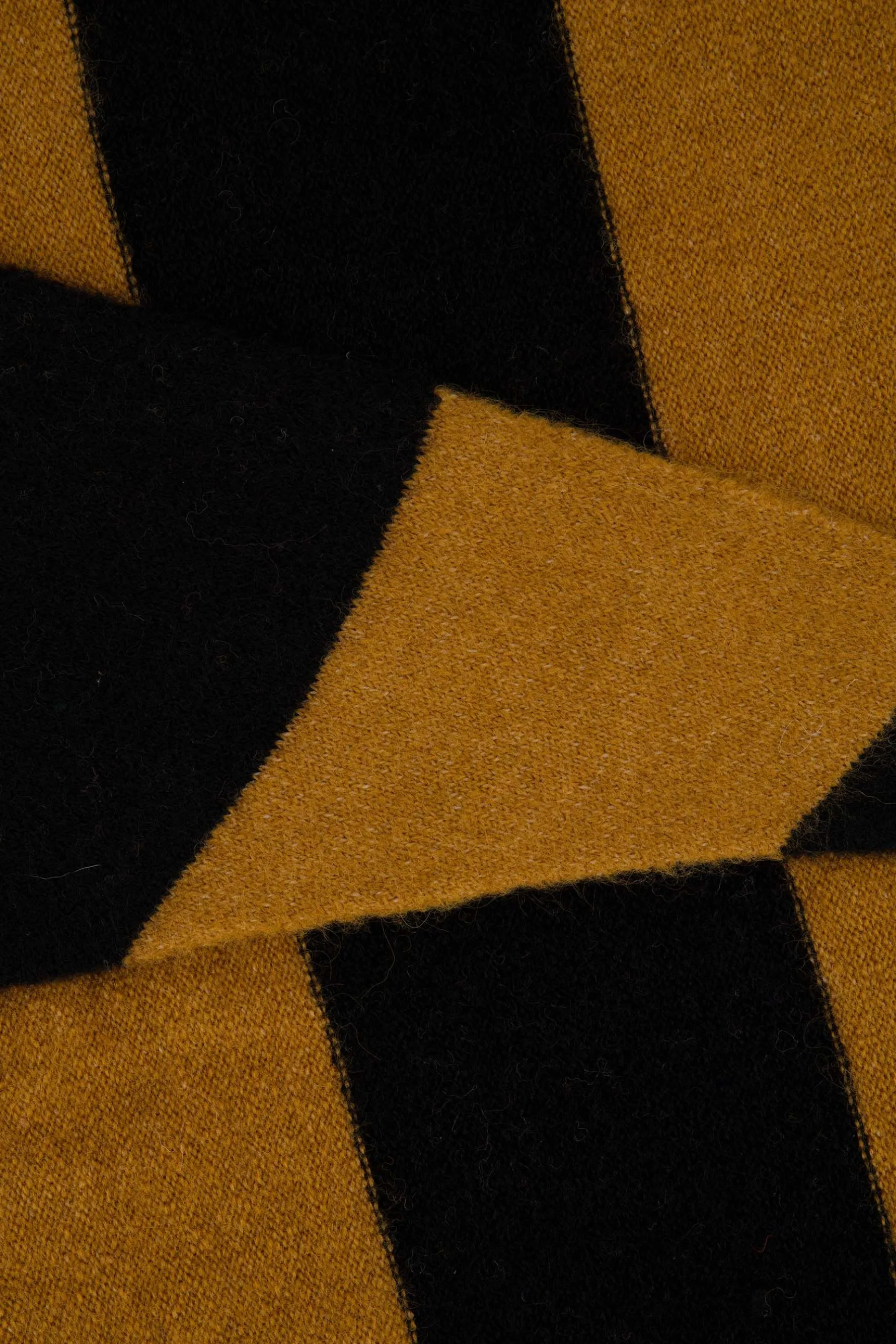 zusss triangle sjaal met streep zwart/camel