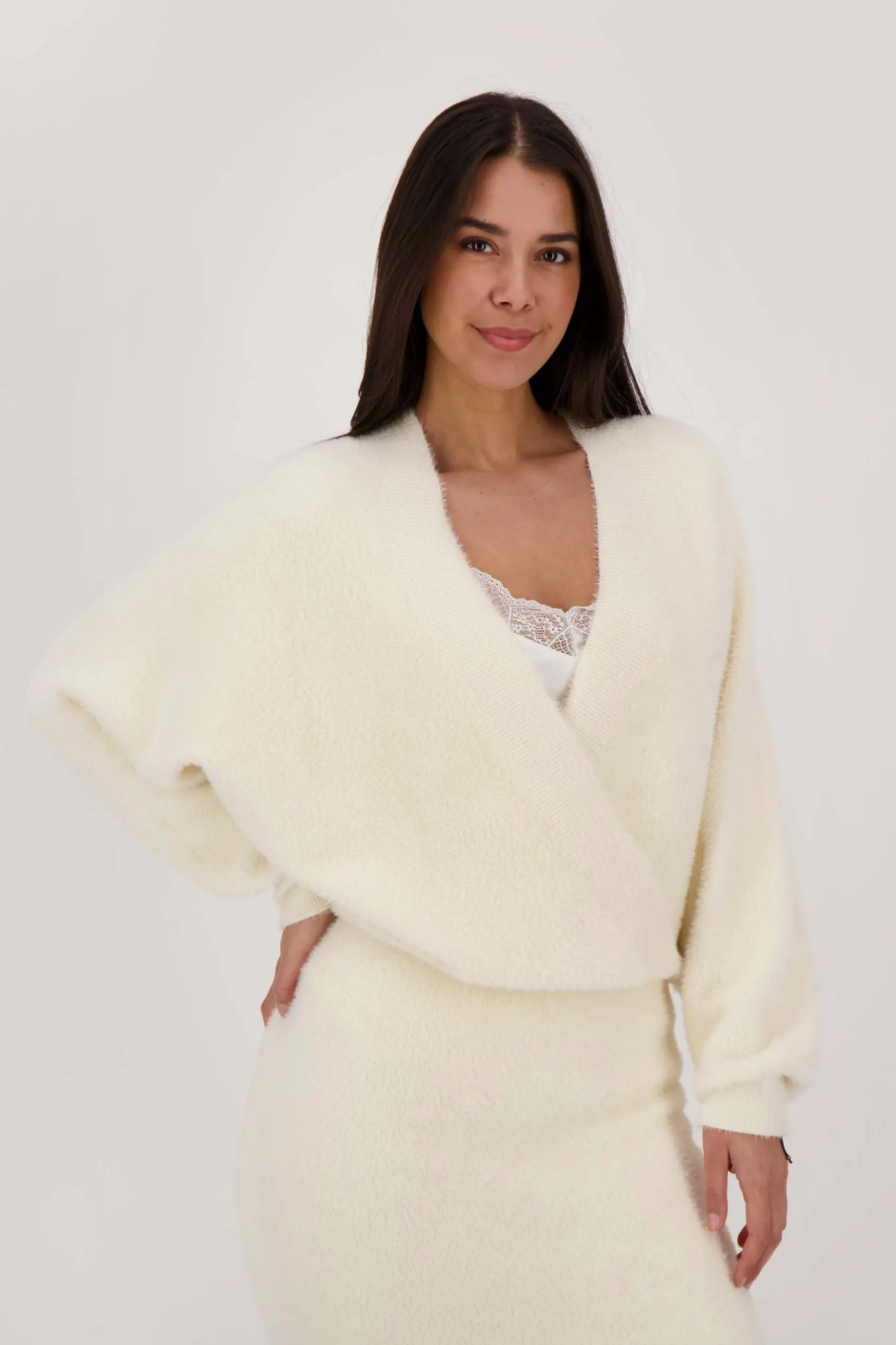 zusss wikkel trui in fluffy garen creme